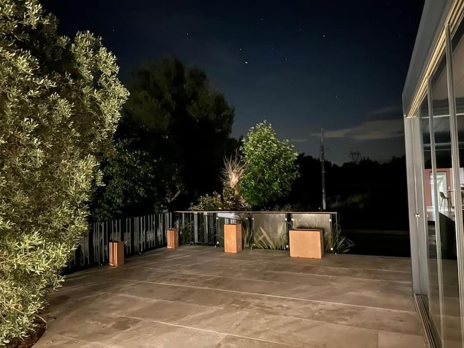 Villa Des Jacinthes Tarascon Buitenkant foto