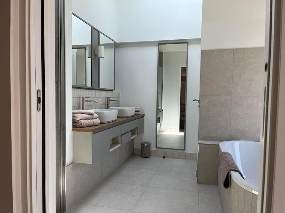Villa Des Jacinthes Tarascon Buitenkant foto