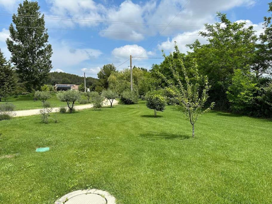Villa Des Jacinthes Tarascon Buitenkant foto